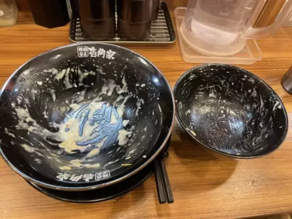 「終電前の新宿でラーメン難民に。“医師に酒を止められた”男が「壱角家2000円爆食い」で壊れた夜。トッピングフル活用で「QOLと血糖値が爆上がりした」」の画像