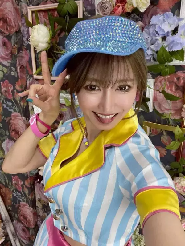 50歳最年長地下アイドルを直撃。「いつまでやってんの？」の批判を実力で黙らせた、奇跡のルックスと壮絶な半生