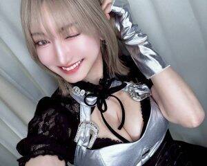 50歳最年長地下アイドルを直撃。「いつまでやってんの？」の批判を実力で黙らせた、奇跡のルックスと壮絶な半生