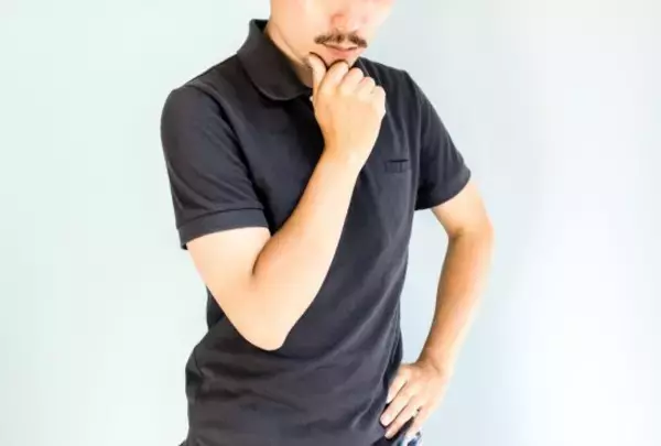 「「ダサい中年男性」はだいたい身に着けている“春夏の職場ファッション”ワースト3」の画像