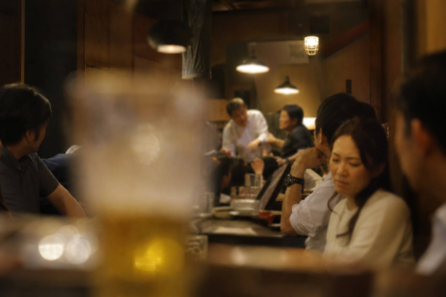 女性店員に怒鳴る“50代の男性客”。「迷惑だからやめろ」作業服の男が一喝した結果…／“暴言”が最多4割、調査で見えた迷惑行為のリアルも