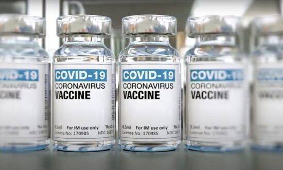 「自分の浅はかさを今でも強く悔いる」コロナワクチン接種後の死亡報告2,295件、医師たちのドキュメンタリーが問う“科学の本質”