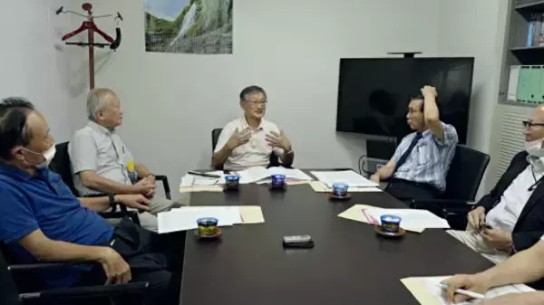 「「自分の浅はかさを今でも強く悔いる」コロナワクチン接種後の死亡報告2,295件、医師たちのドキュメンタリーが問う“科学の本質”」の画像