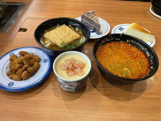 くら寿司「ひとりで5000円分」食べていた記者の挑戦。“寿司以外”のメニューだけで満腹を目指してみた