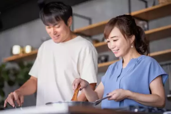 「女性はここを見ている…“結婚相手”として意識される男性に共通する「5つの特徴」」の画像