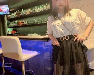 「余命1年」のバー店主が、“吉原で働く女性”の受け皿であり続ける理由。「今日初めて優しい言葉をかけられた」店先で泣いてしまう女性も