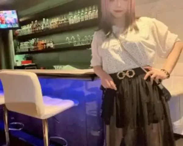 「「余命1年」のバー店主が、“吉原で働く女性”の受け皿であり続ける理由。「今日初めて優しい言葉をかけられた」店先で泣いてしまう女性も」の画像