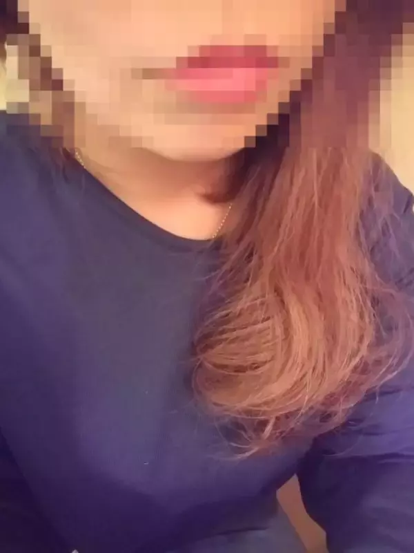 「「手取りは16万円。生活が苦しくて…」下着を売る27歳女性の悲しき事情…「夫との離婚資金を貯めたい」38歳女性も」の画像