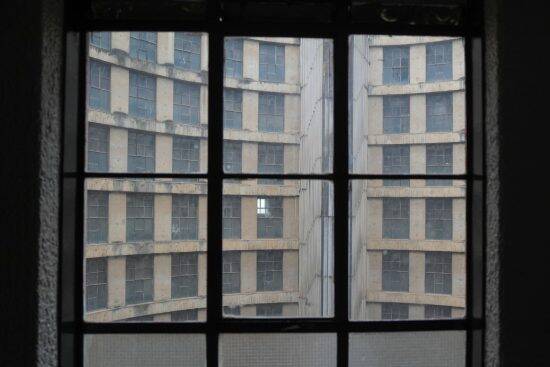 世界最悪級の治安「入ったら15秒で死ぬ」ヨハネスブルク・ポンテタワーに女性記者が潜入！そこで見た意外な光景とは