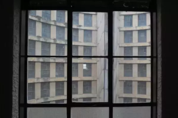 「世界最悪級の治安「入ったら15秒で死ぬ」ヨハネスブルク・ポンテタワーに女性記者が潜入！そこで見た意外な光景とは」の画像