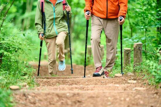 「“自分より収入や見た目がパッとしない男”が若い女性と結婚している」と嘆く中年男性が抱きがちな“致命的な勘違い”
