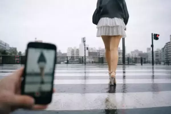 一般女性を襲うAI「性的ディープフェイク」の知られざる恐怖。電車内、卒アル、リモート会議画像まで悪用される