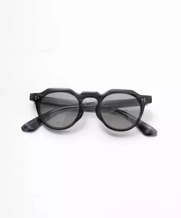 「「実年齢よりも若く見える中年男性」はだいたい身につけている“7つのコスパ最高アイテム“」の画像