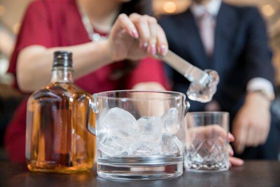 銀座ホステスが明かす意外な過去。家ナシ職ナシ貯金ナシ、日払いバイトで食いつないだ日々と“幸せな離婚”