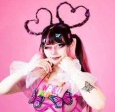 「ウサギの糞を食べさせられた」いじめと宗教家庭に苦しめられた女性が、母になって起きた心境の変化