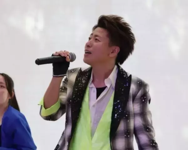 「“大野智のモノマネ”をした会社員が「本人から直接感謝を伝えられた」ワケ。嵐の北海道公演で起きた奇跡」の画像
