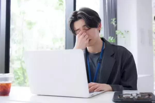 「「週末の寝だめ」が認知症のリスクを増大させる…睡眠専門医が教える“睡眠負債”の恐怖」の画像