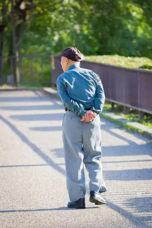 「うちの前の道路なんだぞ！」迷惑な路上駐車を繰り返す70代男性の支離滅裂な主張…警察官に厳しく咎められた結果