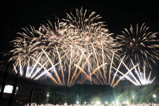 King ＆ Princeが2025年も花火を打ち上げた！1万3000発の花火とキンプリ名曲の数々に酔いしれるティアラたち