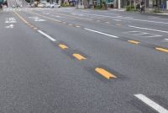 「正直、死ぬかと思った」“黄色のセンターライン無視”の強引追い越し…配送ドライバーが遭遇した“違法あおり運転”の結末