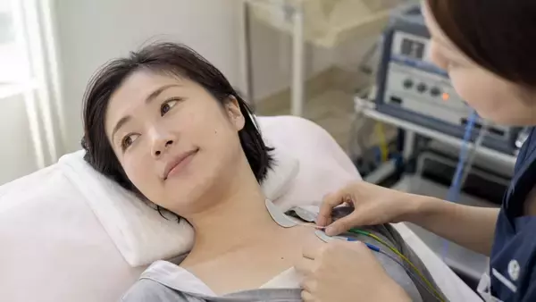 「いつも閉院ギリギリに「お風呂に入ってから」来る女性患者にイライラ…“予想もしていなかった事情”に反省／内閣府調査で約4割が「世の中は自分本位」と回答した“余裕なき社会”のいま」の画像