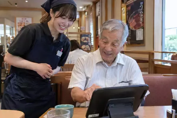 セルフなのに「ちゃんと注文を取りにこい！」と激怒する年配客も…。飲食店の“タブレットオーダー”に対する「店と客のホンネ」／飲食店で人手が足りない店は何割くらいなのか調べてみた
