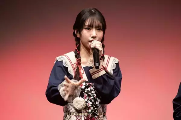 「Adoプロデュースの4人組が“血まみれ衣装”で魅せる！」の画像