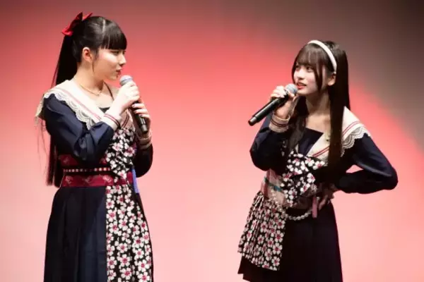 「Adoプロデュースの4人組が“血まみれ衣装”で魅せる！」の画像