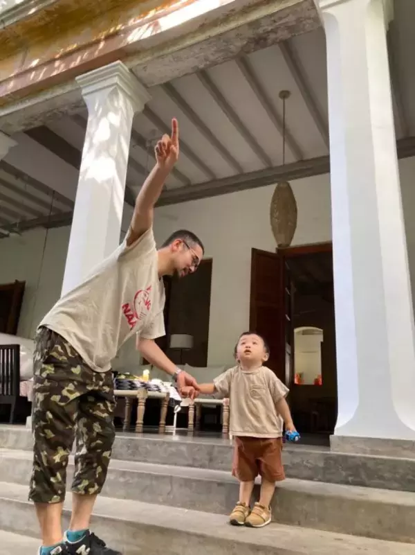 「“4000日以上”毎日カレーを食べ続ける人物を直撃。「体調や体重」以外で現れた“変化”――仰天ニュース特報」の画像