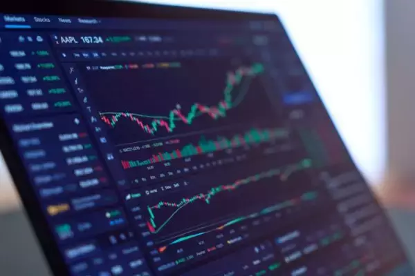 「当たれば短期で株価急騰も」一獲千金を狙う投資家が注目する“100倍期待株”3銘柄