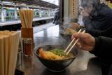 「一口も食べないまま電車へ…“駅そば店員”が遭遇した迷惑客。実は「冷やし＝早い」は誤解？／日本に駅はいくつある？ 正確に答えられない意外な理由」の画像10