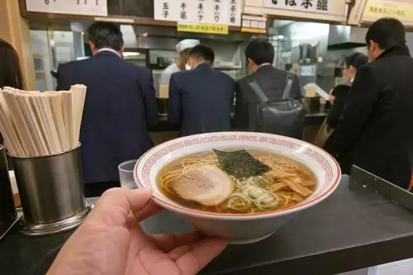 「一口も食べないまま電車へ…“駅そば店員”が遭遇した迷惑客。実は「冷やし＝早い」は誤解？／日本に駅はいくつある？ 正確に答えられない意外な理由」の画像