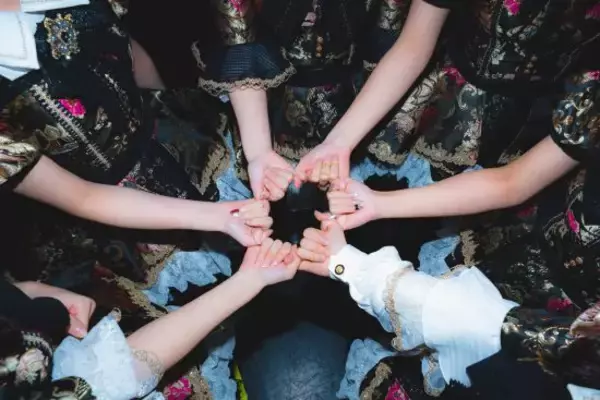 「最注目のアイドル・テラテラ、2026年の飛躍を誓う新曲2曲を披露！」の画像