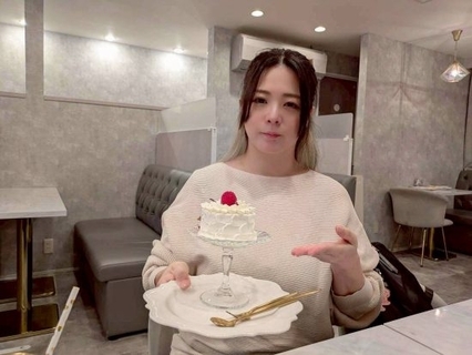 時給50円で月300時間労働…「お父さんが何人もいた」“虐待と搾取の家庭”で育った47歳女性が、歌舞伎町でショートケーキ店を開くまで