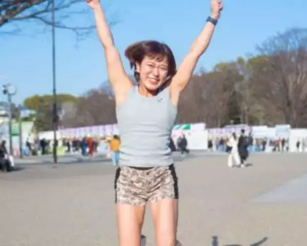 「国立大卒の才媛がなぜ女王様に？壮絶な環境を「笑顔で生き抜く」32歳筋肉女子の半生」の画像