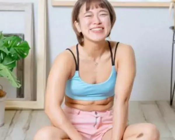 「国立大卒の才媛がなぜ女王様に？壮絶な環境を「笑顔で生き抜く」32歳筋肉女子の半生」の画像