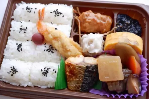 「レジ待ちの列を無視して「コピーを手伝って」…コンビニ店員が激怒した“非常識な高齢客”「奴隷じゃない」」の画像