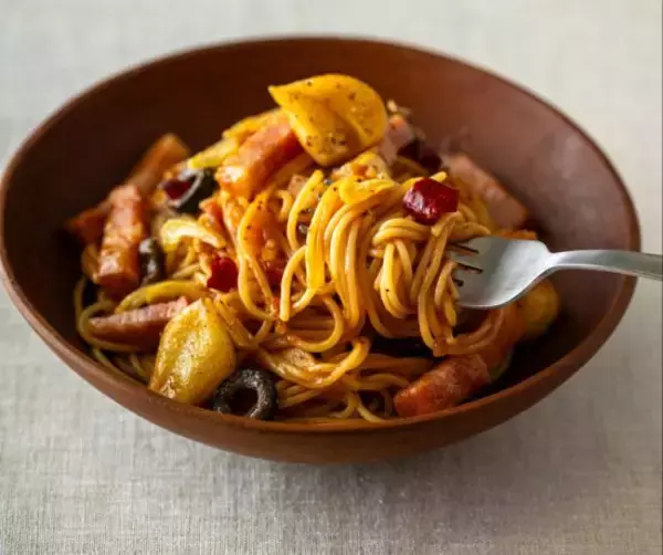 「帰宅後の「何を食べようか…」問題を解決！SNSで話題のワンパンパスタ。「簡単、早い、うまい」の三拍子レシピ」の画像
