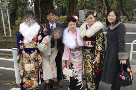 「イエスかハイか喜んで」男社会の“ガテン系”会社に入社した金髪娘…母と変えた“空気”「噂話やいじめは絶対に許さない」