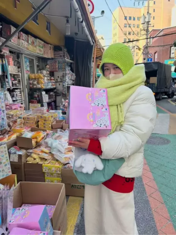 「シルパトは“非効率な快楽”。並んで空振りしても、35歳女性がボンボンドロップシールにハマる理由」の画像