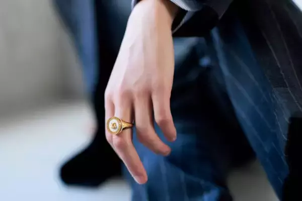 「「まだデビューできていないから、1ミリも満足していない」バラエティに引っ張りだこの猪狩蒼弥が語った本音。驚異的な“後輩力”の正体とは」の画像