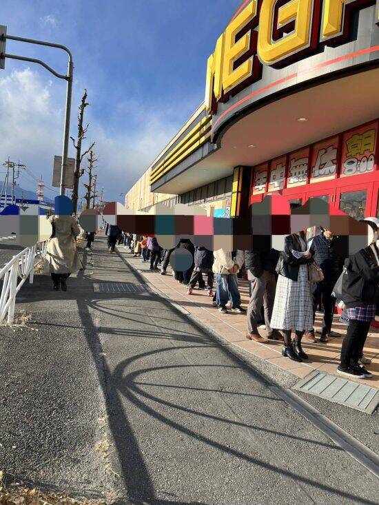 品薄・トラブルも続出…「ボンボンドロップシール」は一過性ブームか、新たな文化か