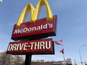 マックのセットが「安くて785円」。イラン戦争と物価不安で“せこく”なったアメリカの今