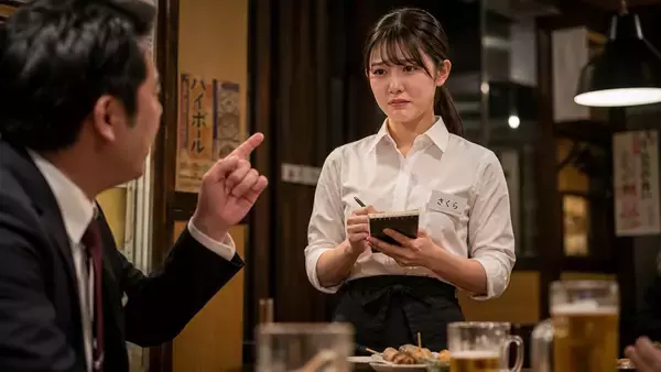 「いつまで待たせるんだ！」若い女性店員に文句を言う迷惑客は“まさかの人物”だった…こっそり店長に“会社と名前”を教えた結果／2025年成立「カスハラ防止法」、変わりつつあるお店と客の関係