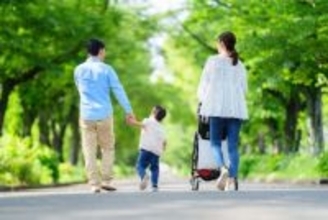 子供から「なんでうちは狭いの？」家族3人で“狭小”中古マンションに暮らす43歳男性を直撃「横幅80センチの布団で寝るのがミソ」