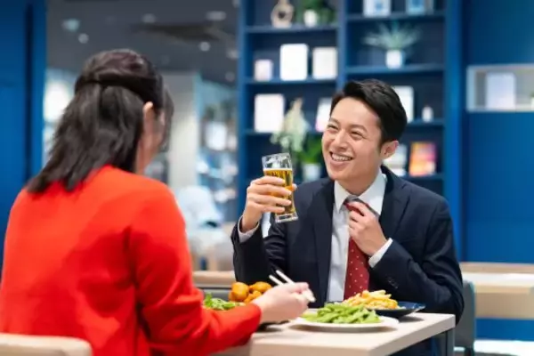 食事デート中、実は女性から幻滅されている男性の行動4つ。盛り上がっていても「2回目のデートはない」理由