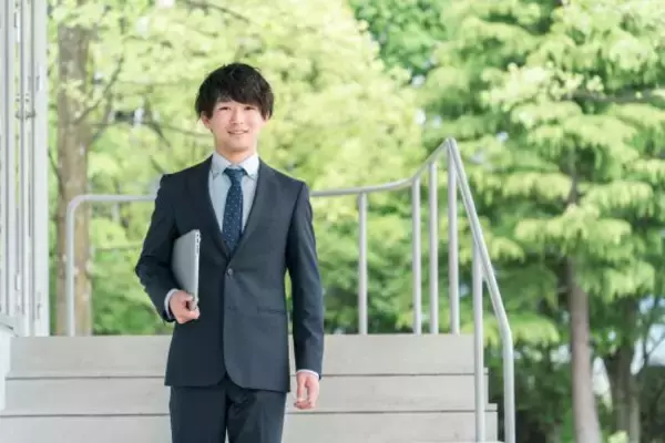 先輩のノウハウを「古い」と一蹴する高学歴新入社員。自信満々で出した企画は「AIのようなテンプレ」で…取引先から怒号を浴びた結果