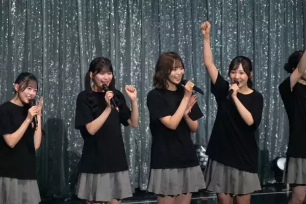 「Rain Tree、涙の“全員曲”初披露――。16人が心をひとつにした夏の夜」の画像