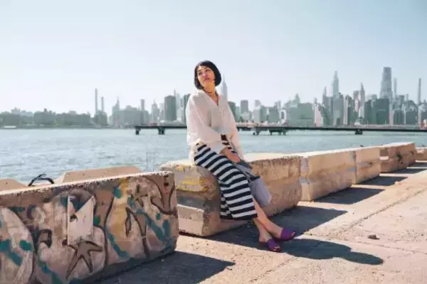 「「おにぎりが1000円」物価高のNYで暮らす人たちのリアル。チップは大盤振る舞い、残高を気にせずクレカ払いでも「なんとかなる」」の画像