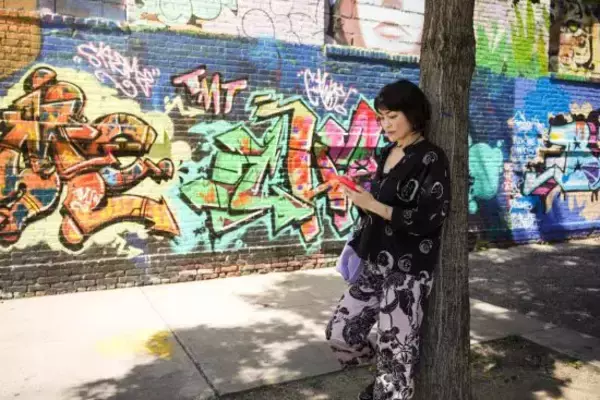 「「おにぎりが1000円」物価高のNYで暮らす人たちのリアル。チップは大盤振る舞い、残高を気にせずクレカ払いでも「なんとかなる」」の画像